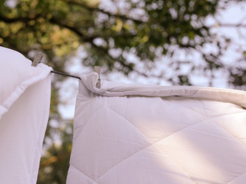Cách giặt chăn bông Sông Hồng bằng máy giặt hiệu quả